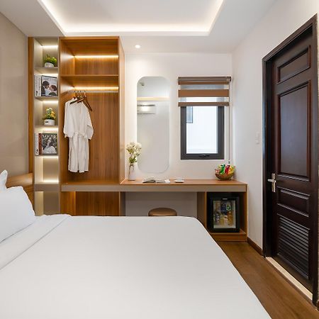 Duong Gia Hotel Dn By - Bay Luxury Da Nang Exterior photo